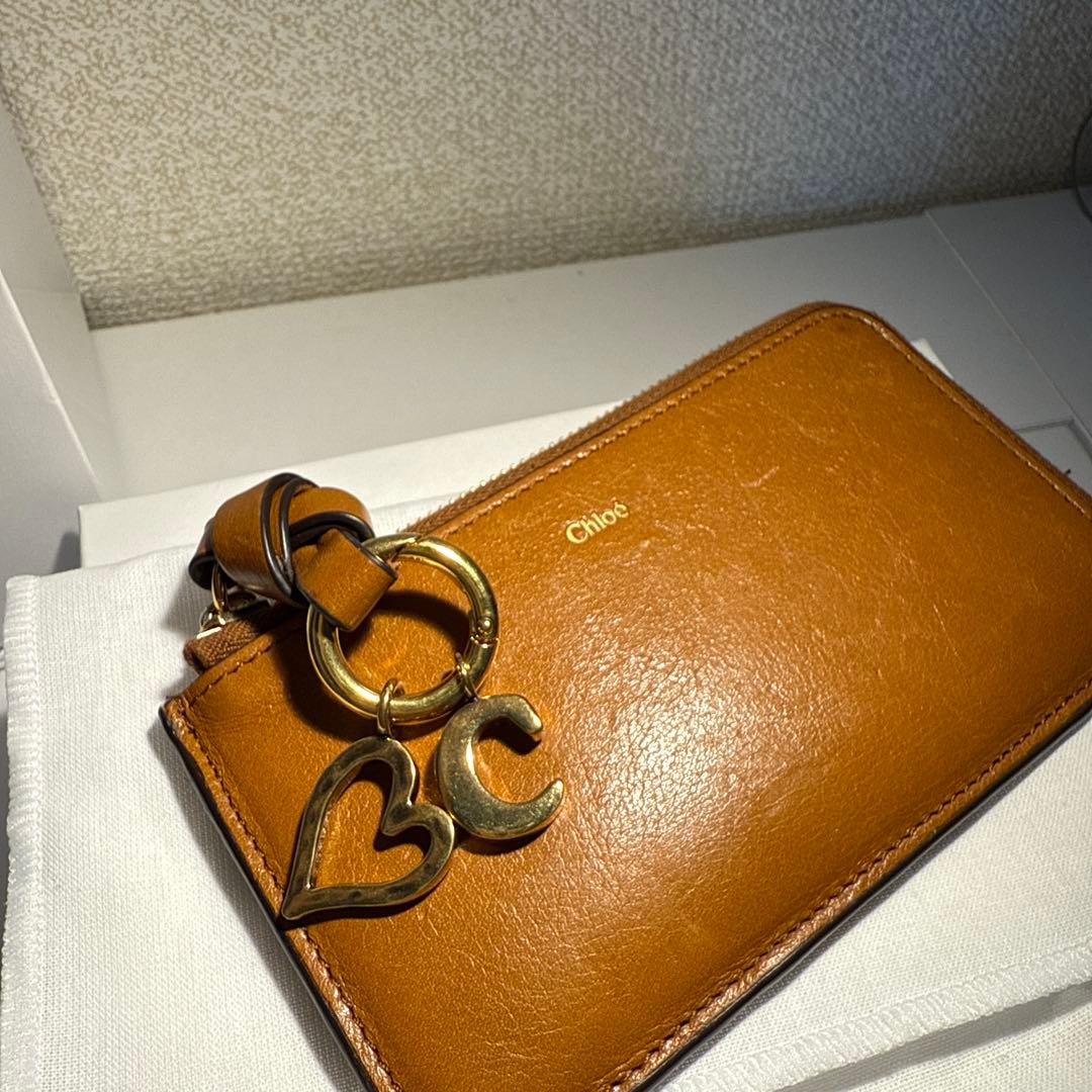 m*i様 Chloe シャイニーレザー製ALPHABETウォレット