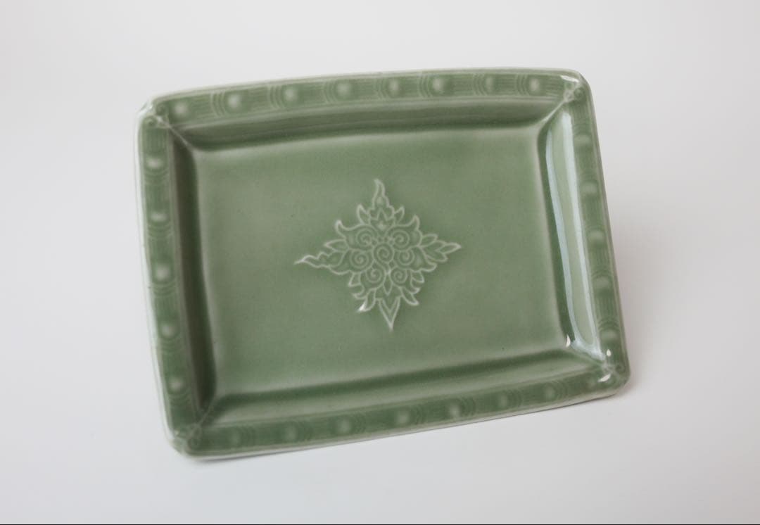 青磁 陽刻唐草 四方皿 菓子器 煎茶器 煎茶道具 白川 懐石料理 5枚