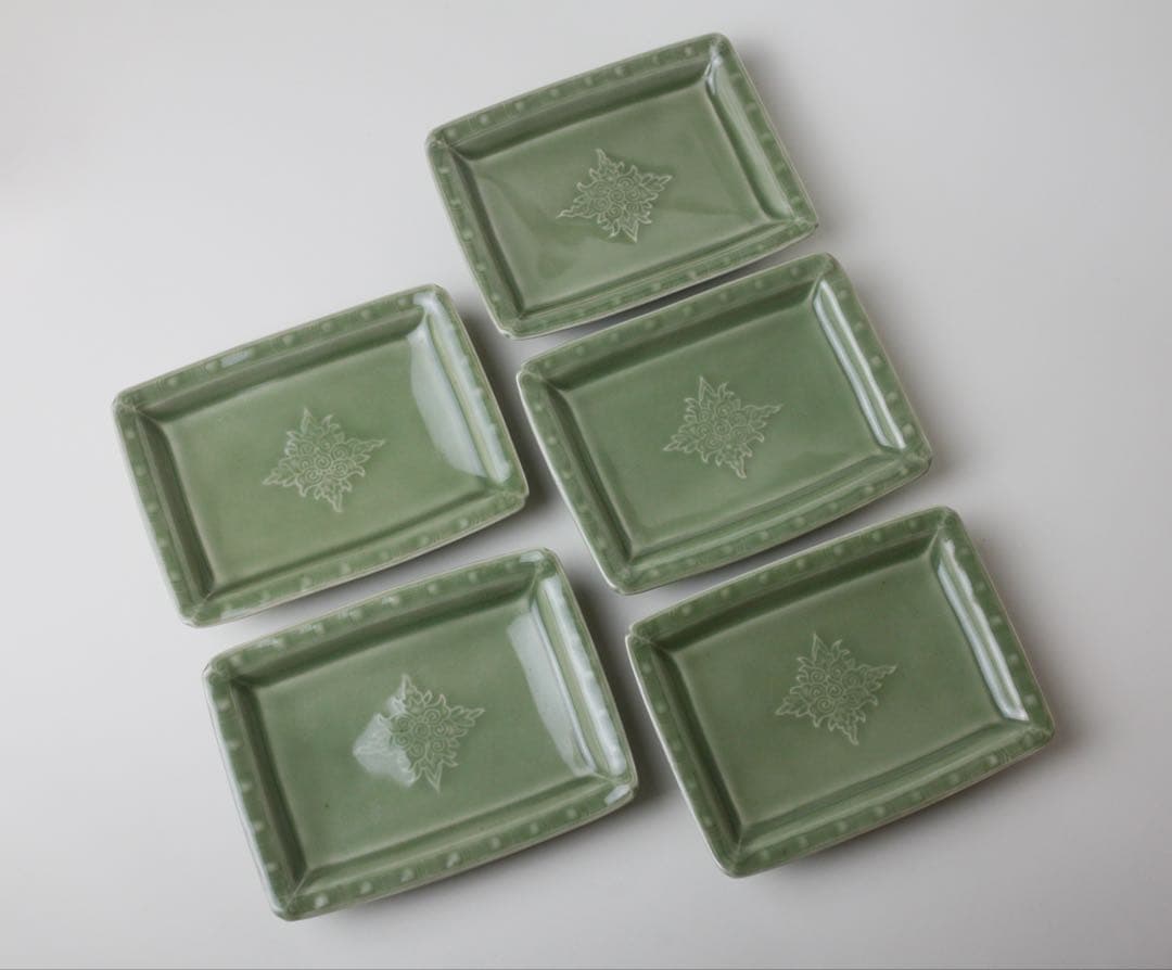 青磁 陽刻唐草 四方皿 菓子器 煎茶器 煎茶道具 白川 懐石料理 5枚