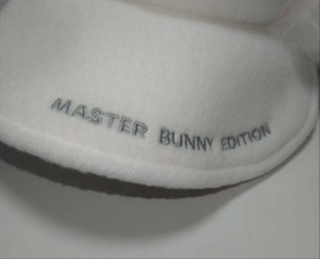 マスターバニー　ファー　耳当て付き　キャップ　ボンボン　白　ホワイト　レア　韓国