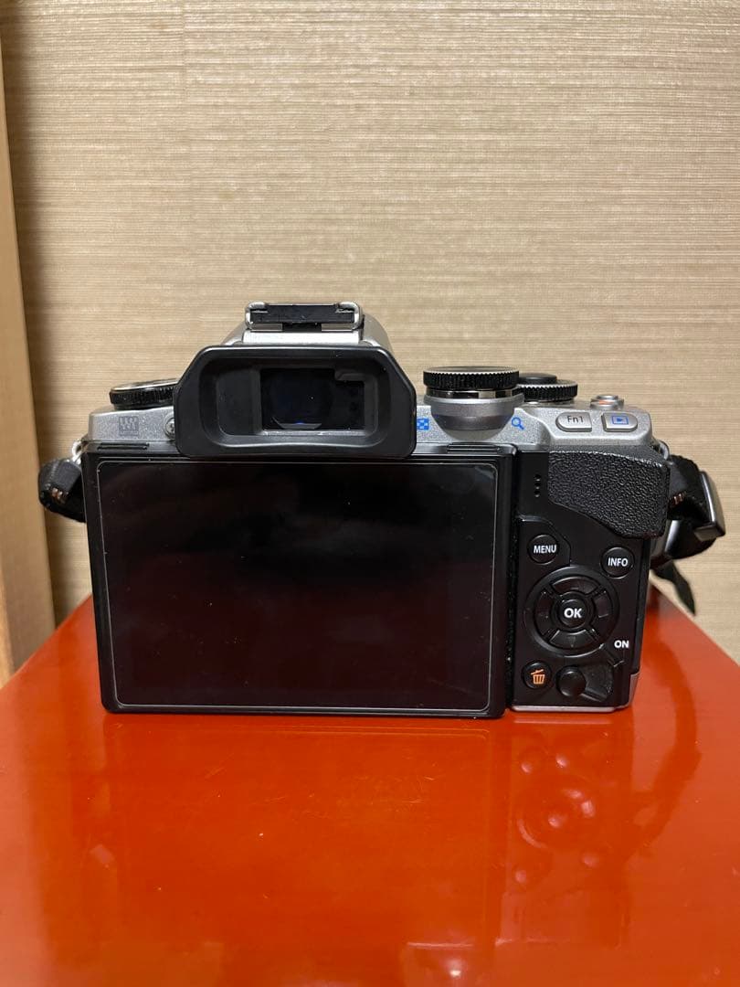 OM-D E-M10 ボディ ショット数6552回