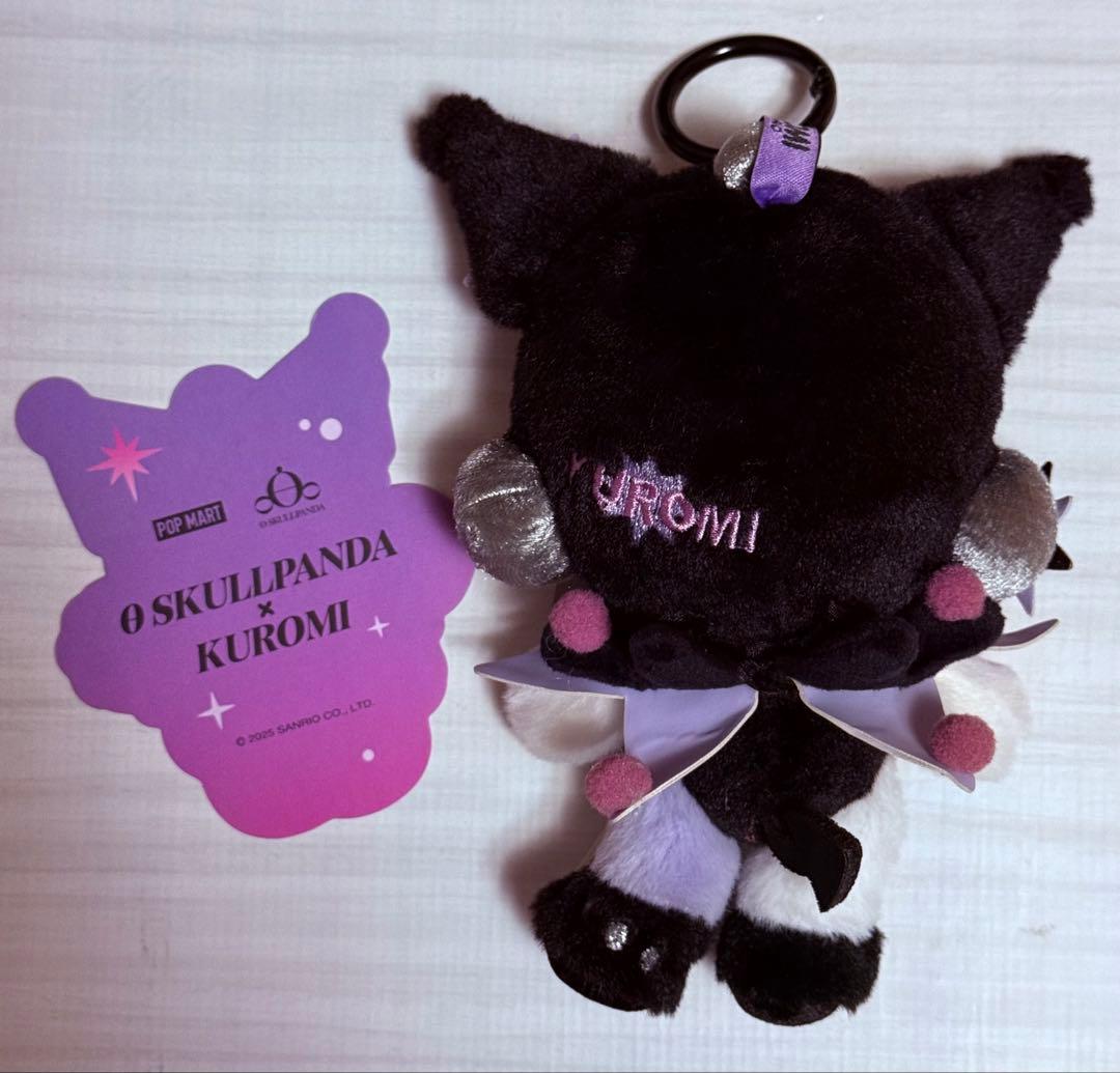 ポップマート スカルパンダ × クロミ ぬいぐるみペンダント - メルカリ