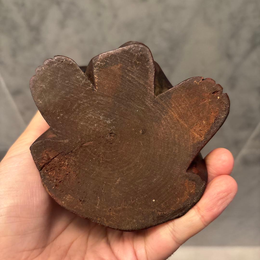 アンティーク平和的な笑顔で幸せやお金を招く一刀彫の布袋さんの