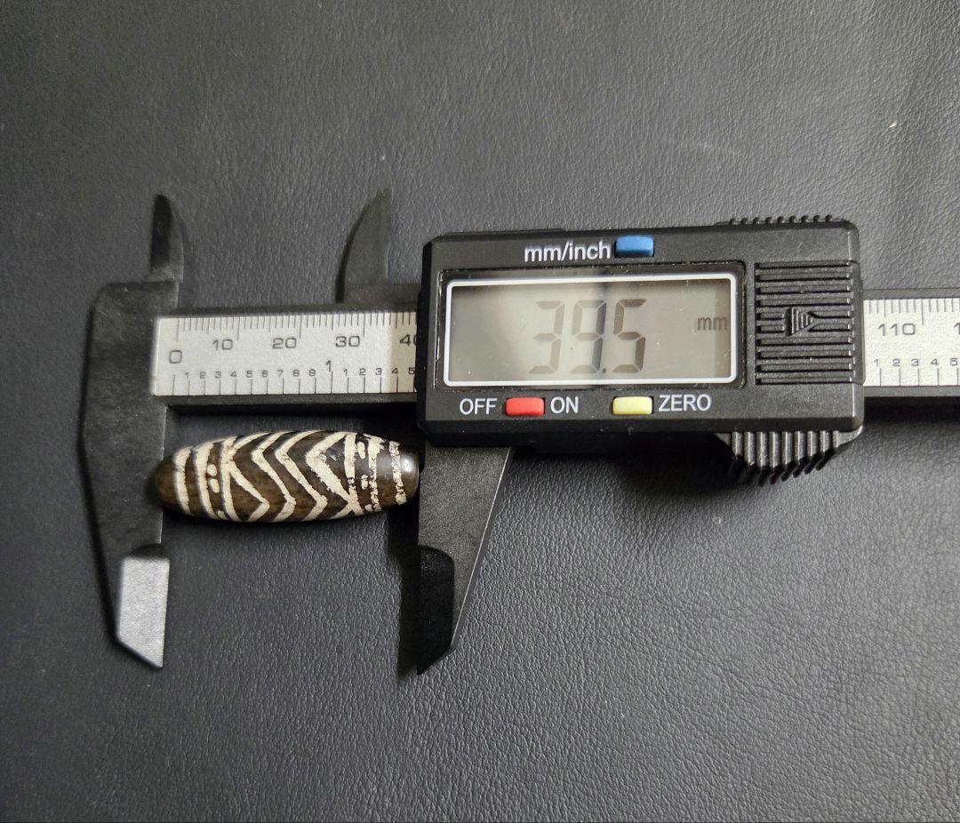 809　天珠　エッチドカーネリアンEched carnelian　！