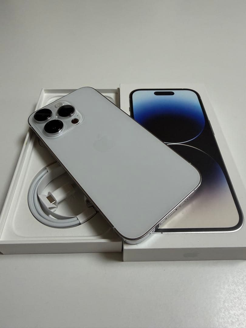 美品】iPhone 14 pro シルバー 256gb - メルカリ