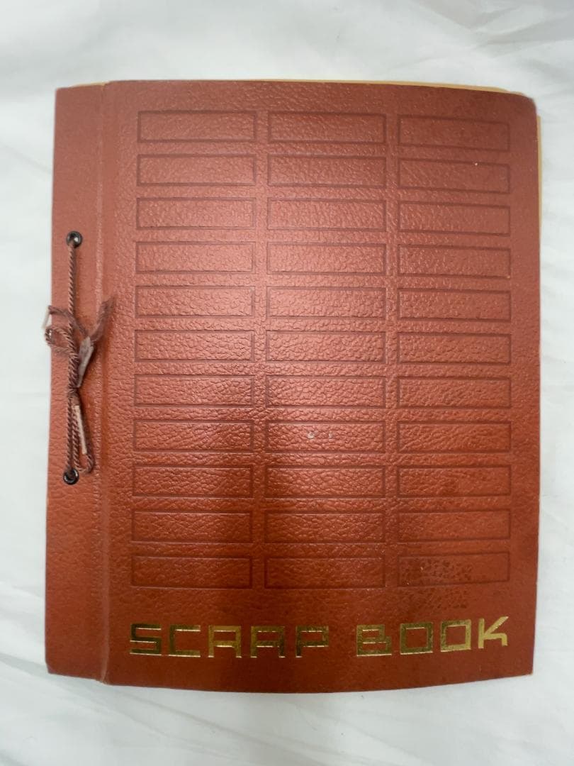 ビートルズ TOPPS トレーディングカード135枚入りスクラップブック