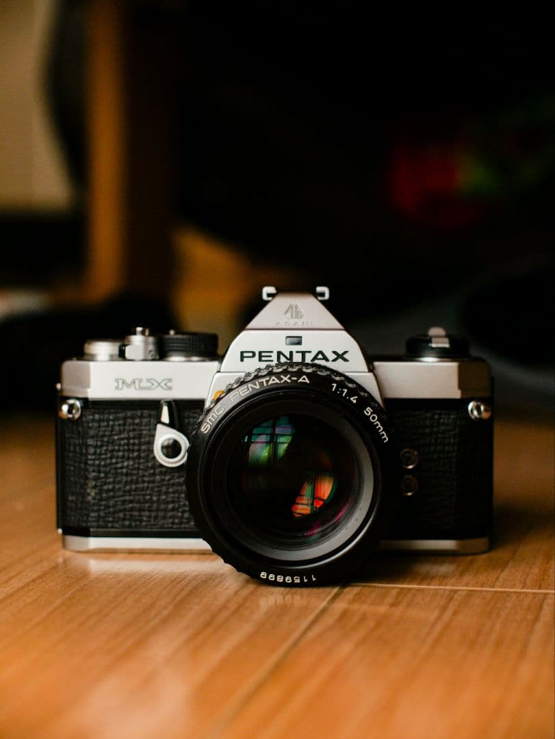 PENTAX MX 一眼レフカメラ + 50mm f/1.4レンズ PENTAX MX – フルサイズの写りが見たくてフィルム一眼レフという選択