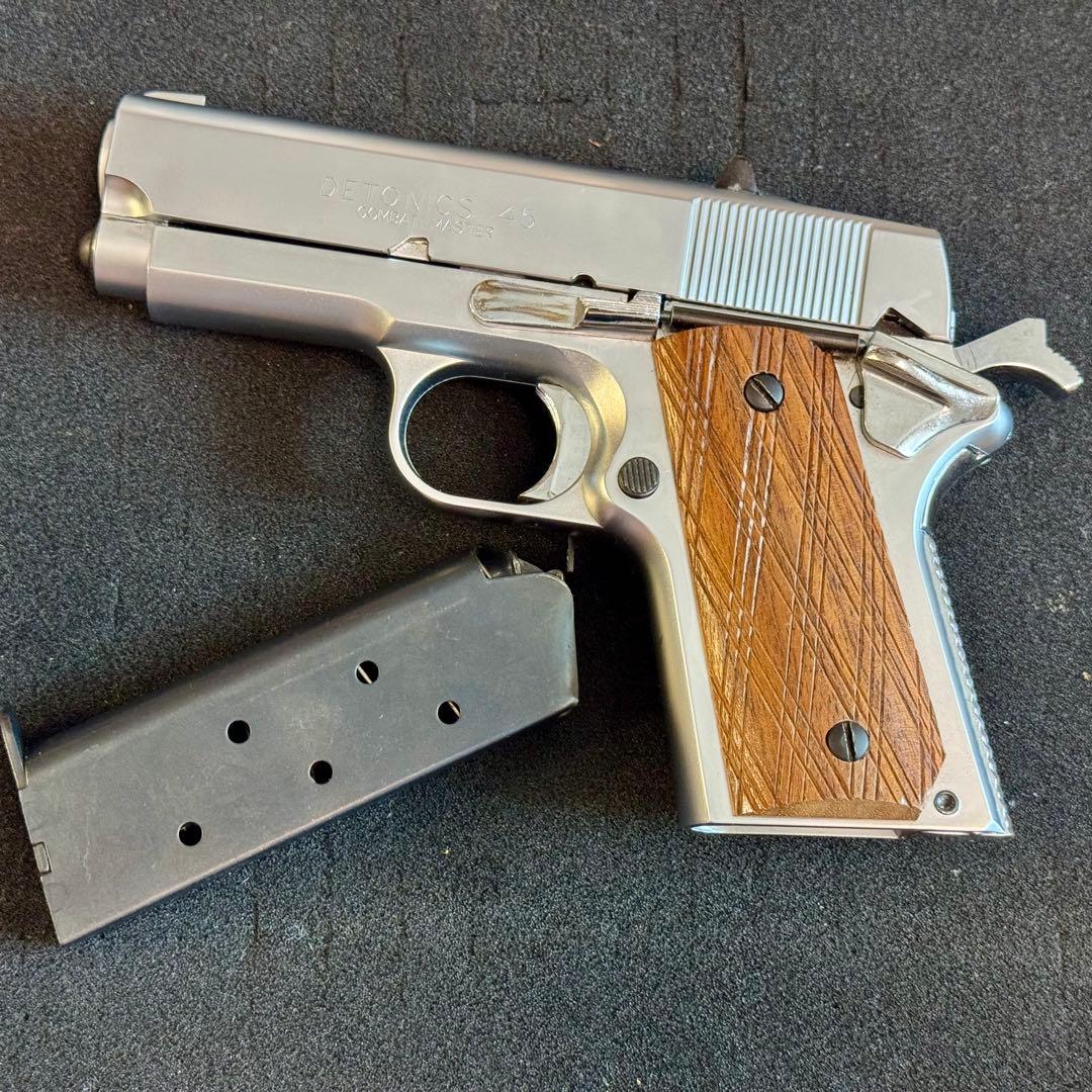 MGC デトニクス .45 プラスチック製 モデルガン 木製グリップ付き 合法