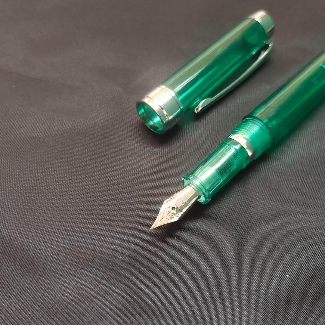 透明な緑色の万年筆8
