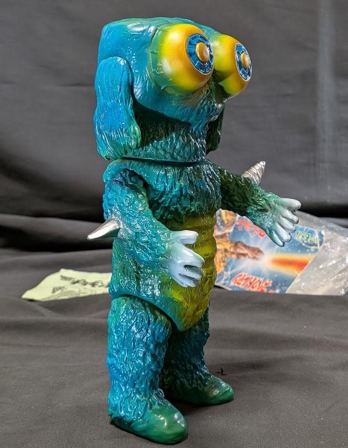 ギラギンド「スペクトルマン」登場怪獣（ベアモデル）ソフビフィギュア