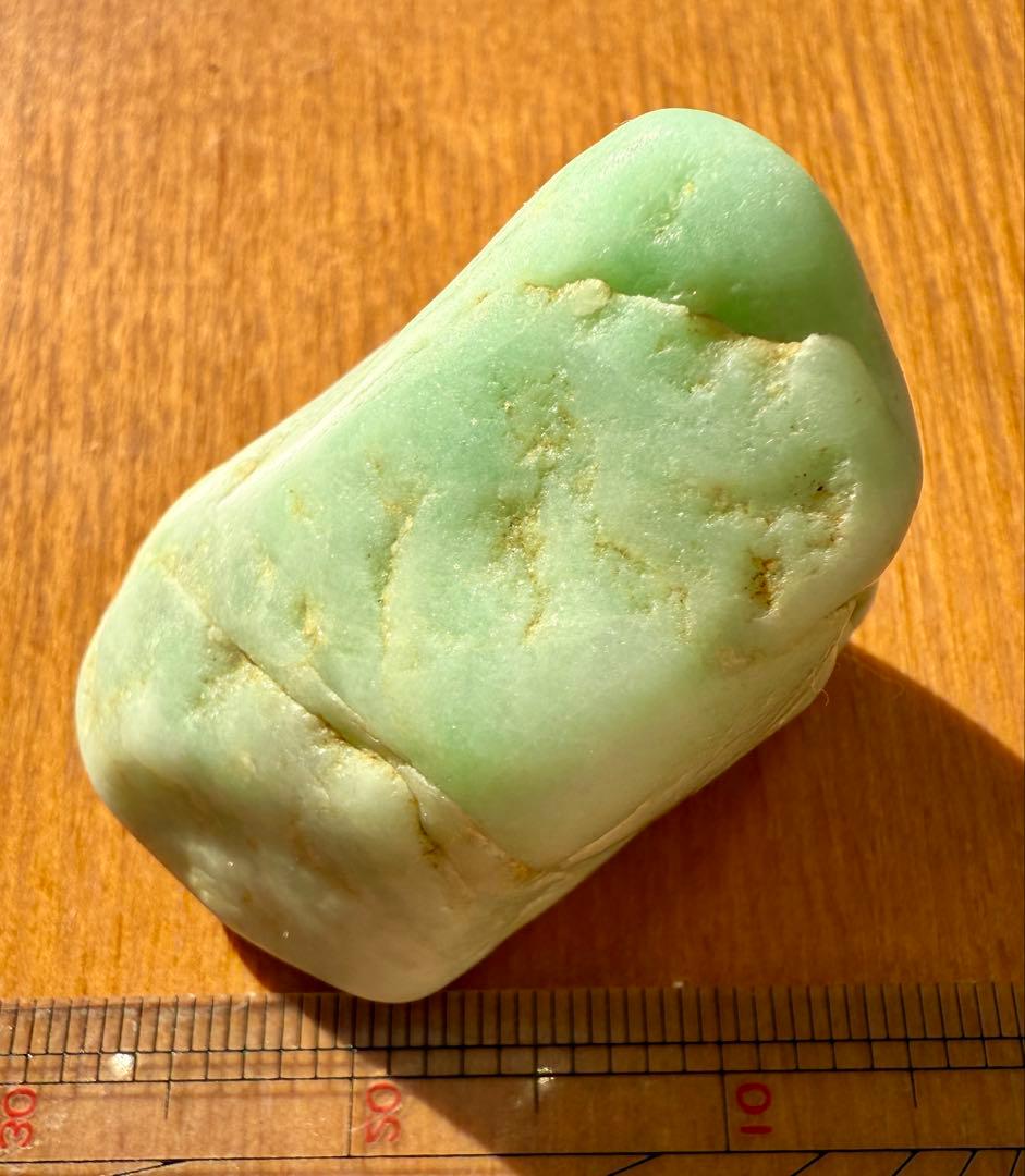 最高品質ヒスイ輝石(Jadeite) 新潟県糸魚川市青梅町 産 ｜石の販売