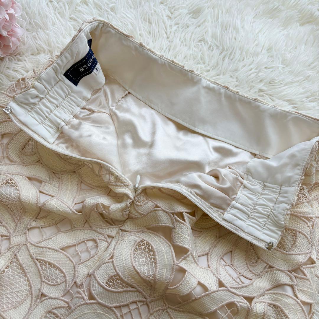 【未使用品】 23年　エムズグレイシー　リボンレースタイトスカート　刺繍　36