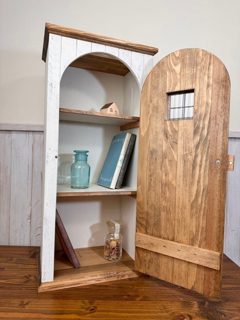 1点のみ微難ありのためお値引き】アンティークの扉のような