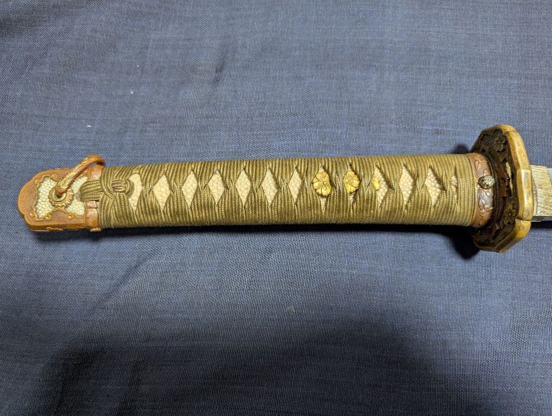 九八式軍刀の鍔 真鍮製 桜 九八式軍刀 Gunto Tsuba 軍装美術 K48 九八