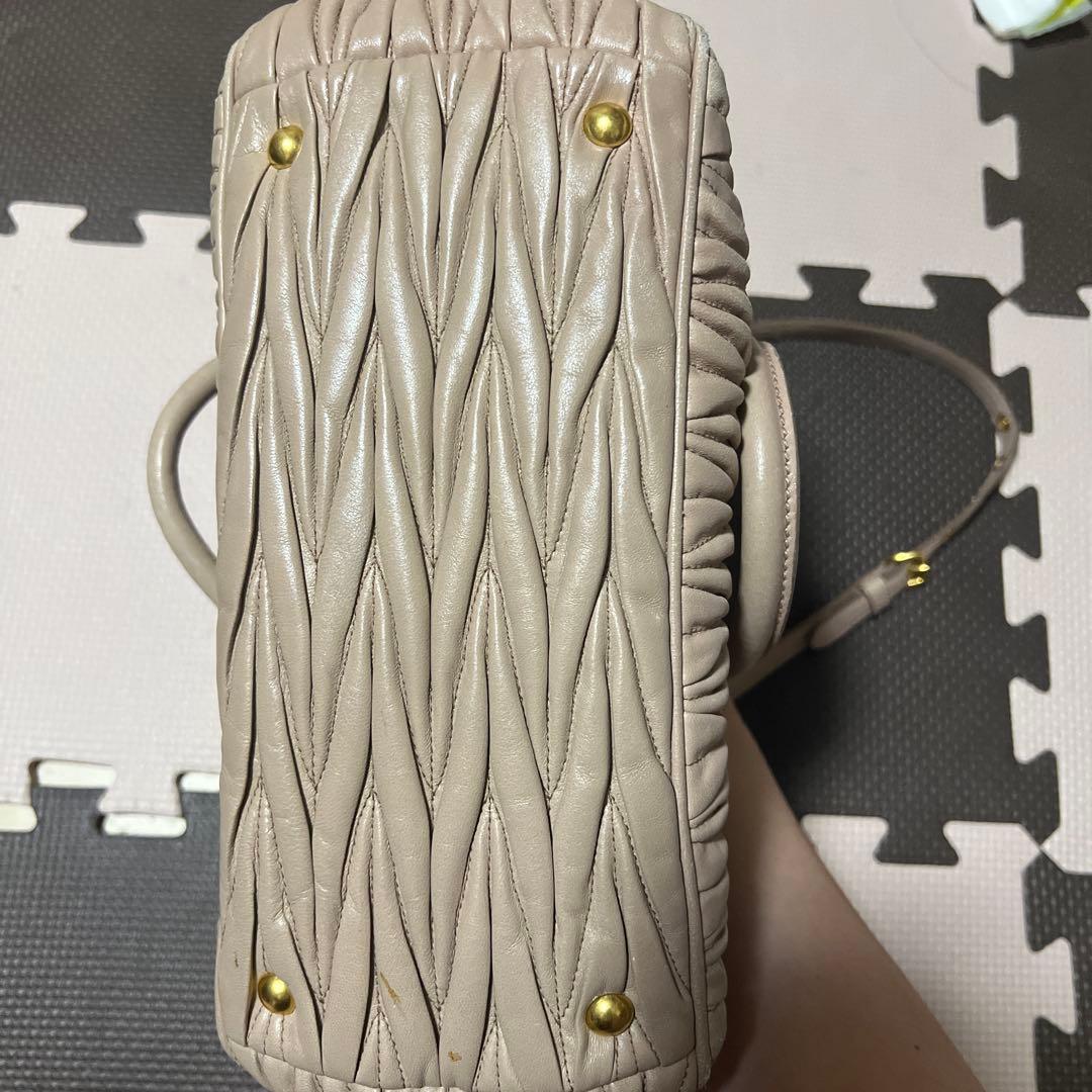 MIU MIU ピンクベージュ マテラッセ バッグ