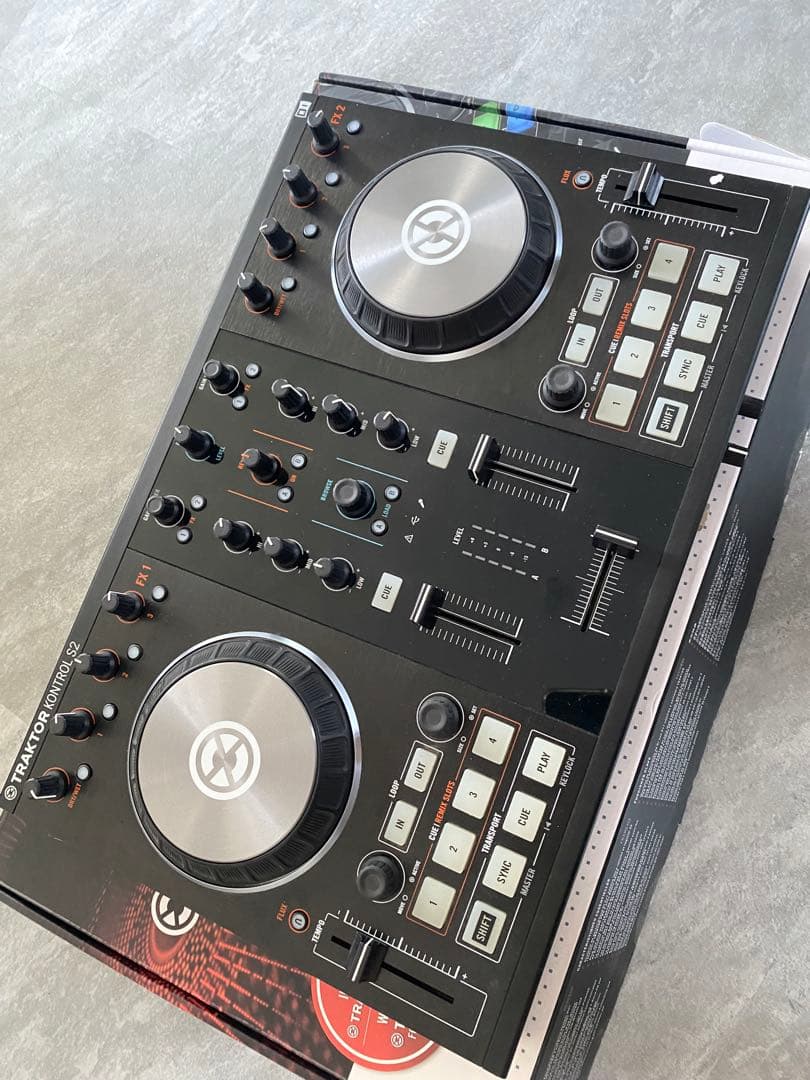 DJコントローラー traktor control s2 mk3 Native Instruments Traktor
