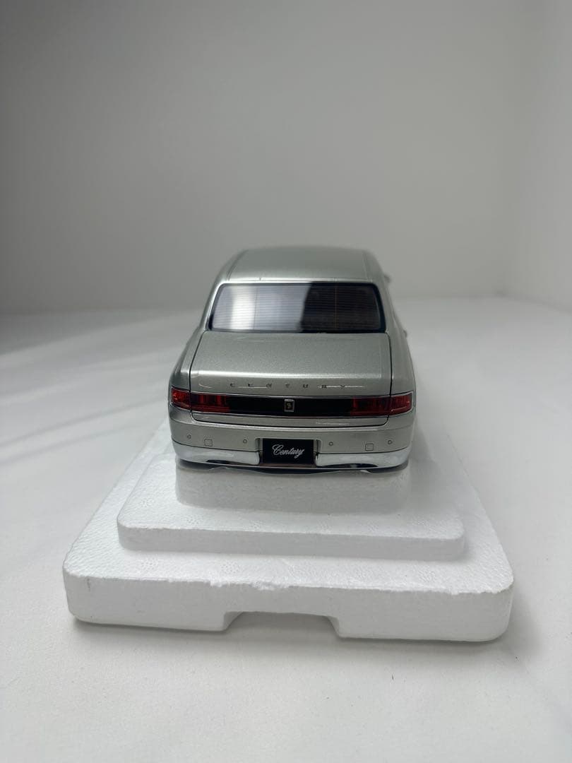 【極美品】LCD 1/18トヨタセンチュリーシルバー ダイキャスト フル開閉完品
