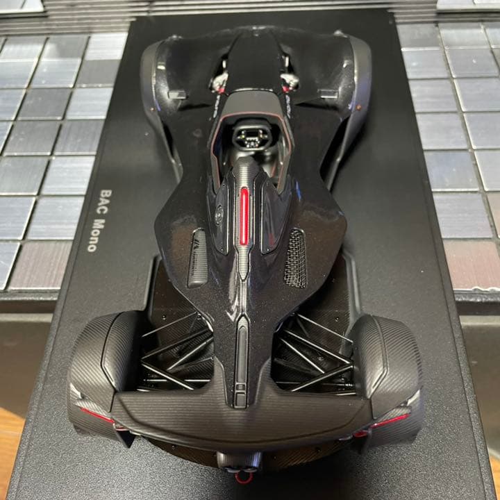 未展示品　オートアート1/18 BAC Mono メタリック・ブラック