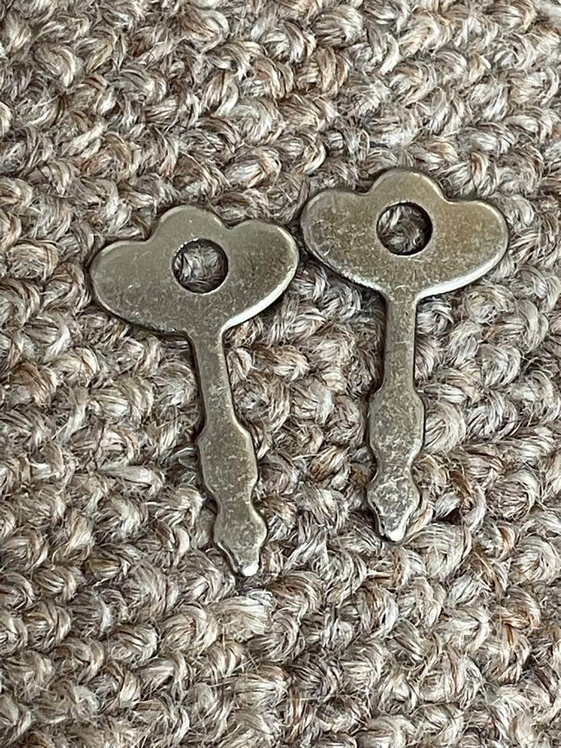 平成レトロ　ハローキティ コーデュロイ手帳カバー