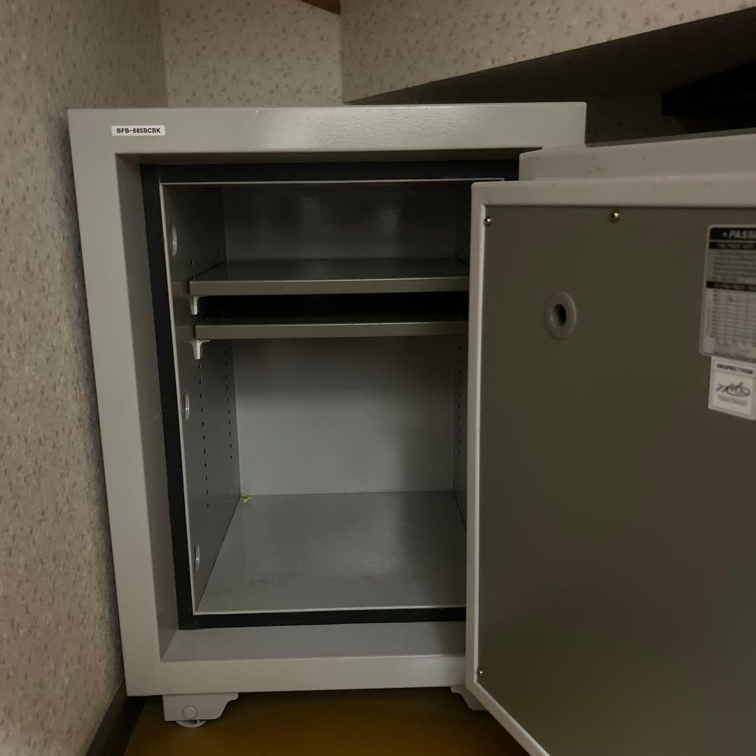 耐火金庫　たのメル便でお届け致します。引取りの場合は2万円です！