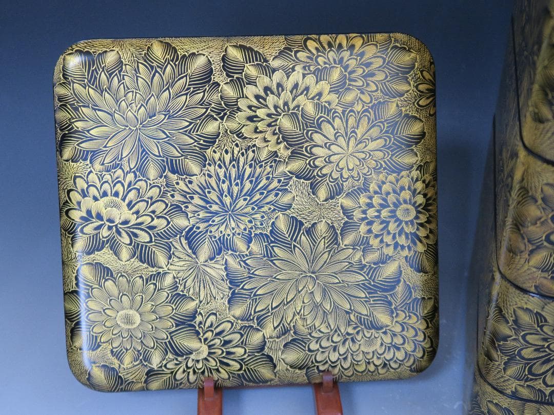 【輪島塗】極上総菊詰沈金 五段重箱 内朱塗 隅丸 蓋二枚 蓋横菊彫 天然木 共箱