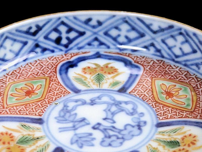 大聖寺伊万里　金襴手　毘沙門亀甲紋に花の図　豆皿　D497AS-CTf