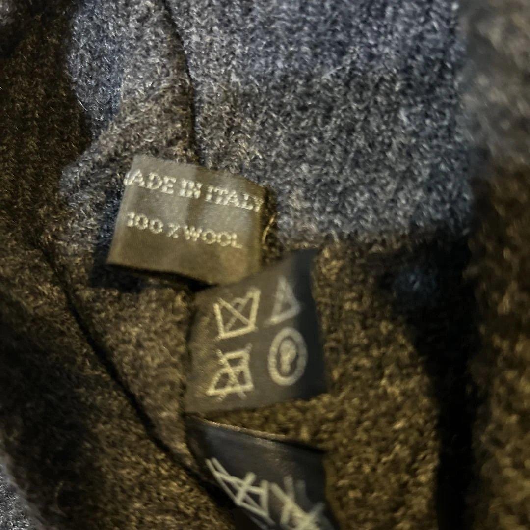 プラダ　ダークグレー ひざ下スカート