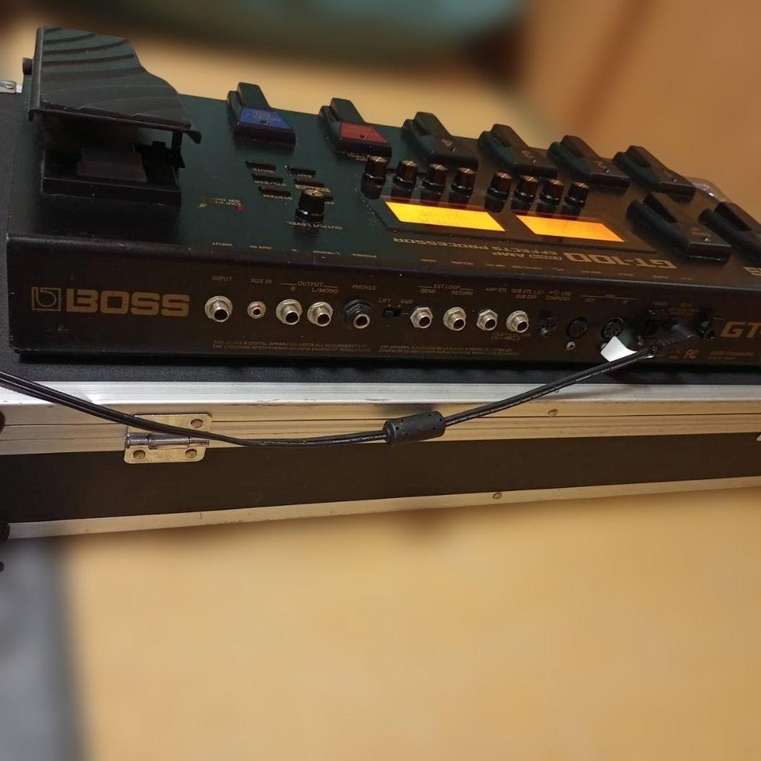 BOSS GT-100 マルチエフェクター 電源コード ハードケース付属