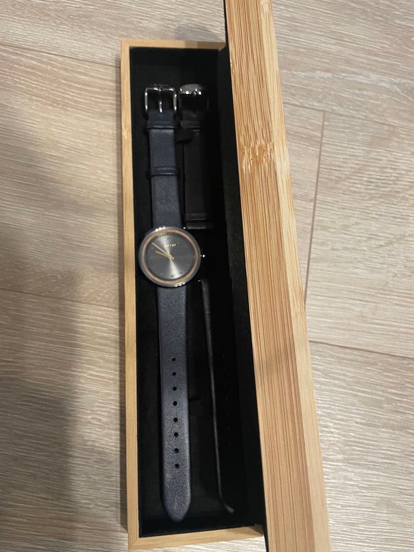 ヴェアホイ時計 Petite | BLACK & GOLD – VEJRHØJ Japan