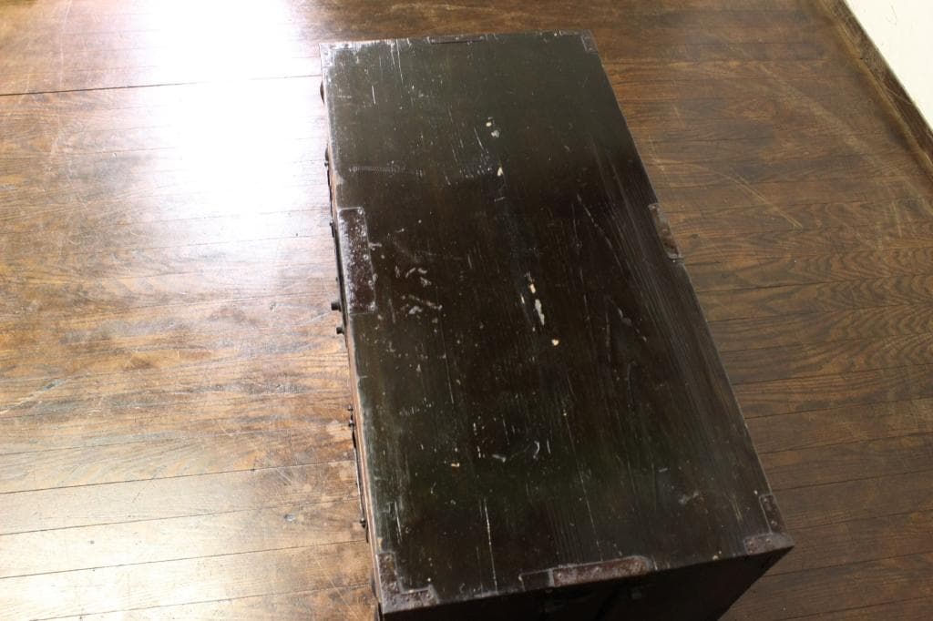 栗の木 使いこまれた風合いが良い時代箪笥 収納/古家具/明治/