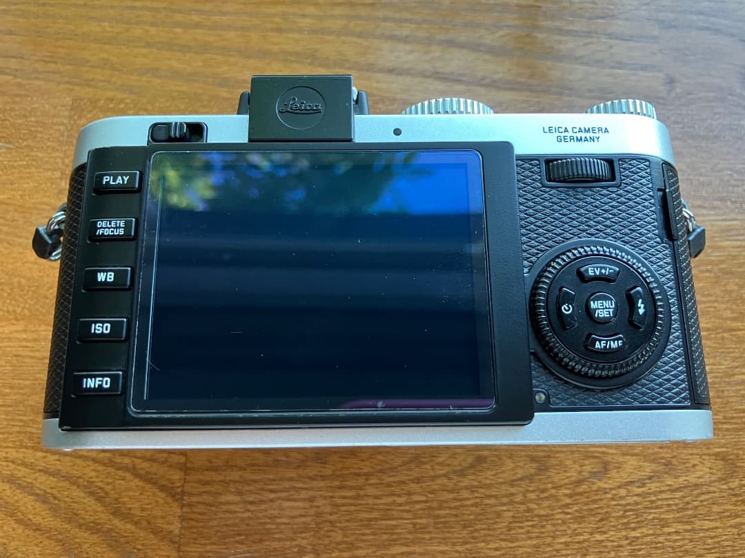 Leica X2 （シルバー）＋ 36mm外付けビューファインダー