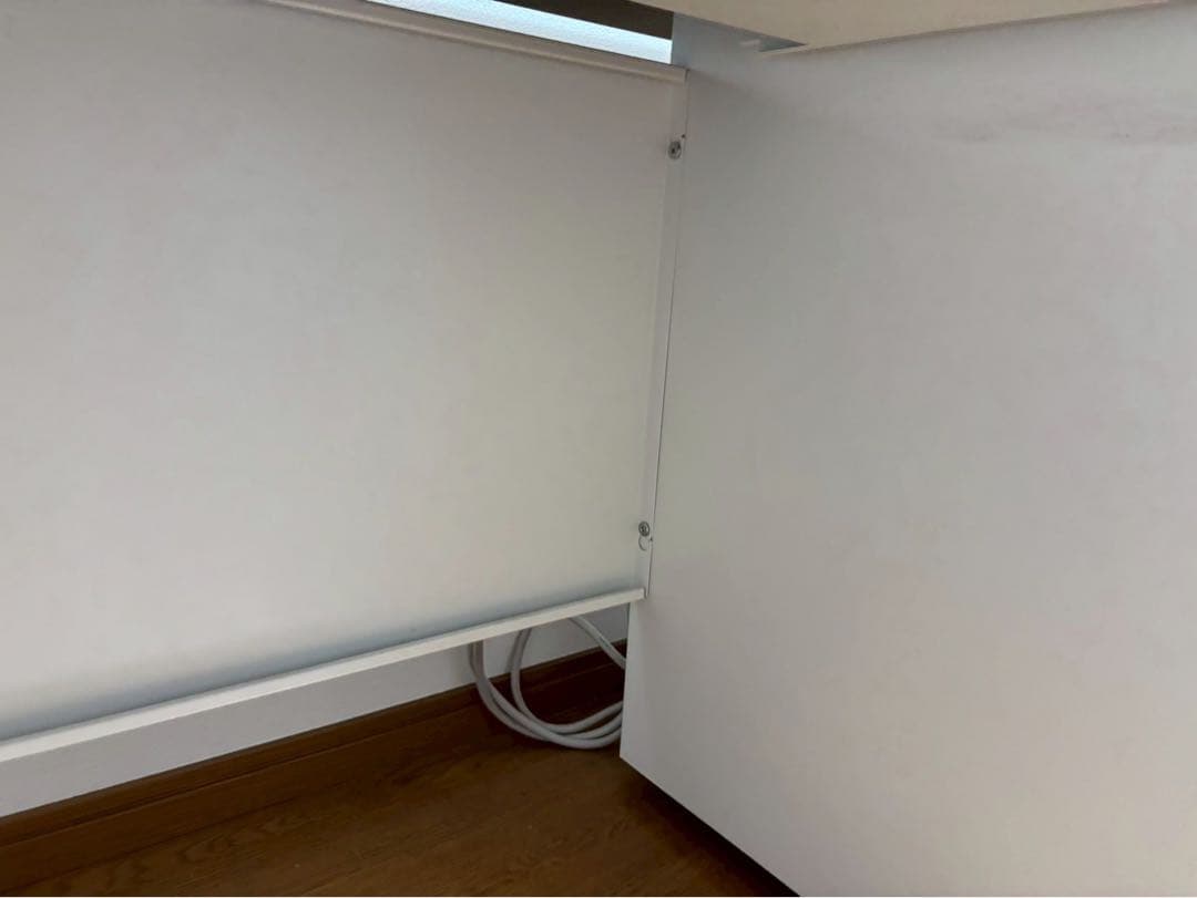 定価25,000円ホワイトシンプルデスク 4つの引き出し付き