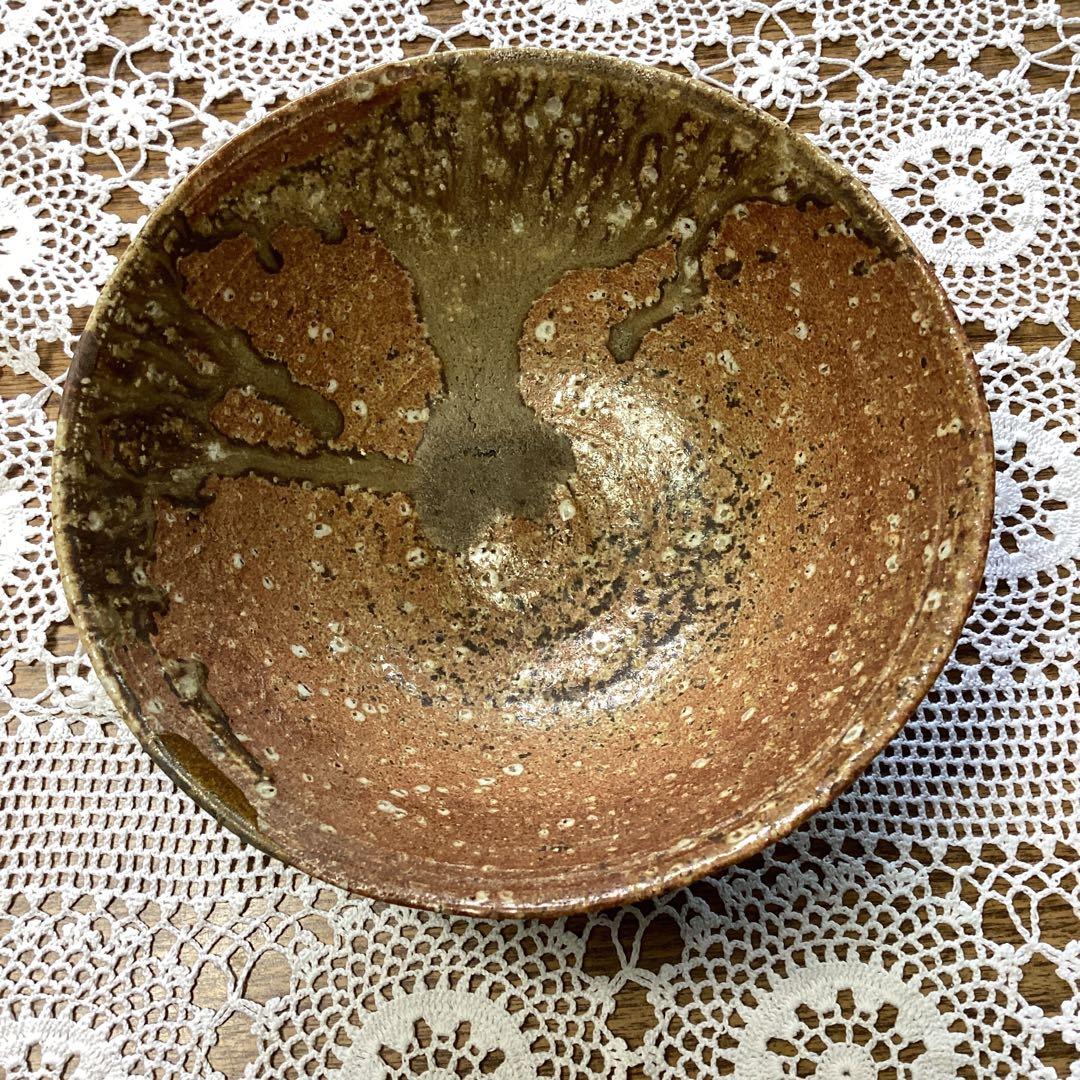 k15 古い伊羅保 陶器の深い茶碗 鉢 茶色と灰色 茶道