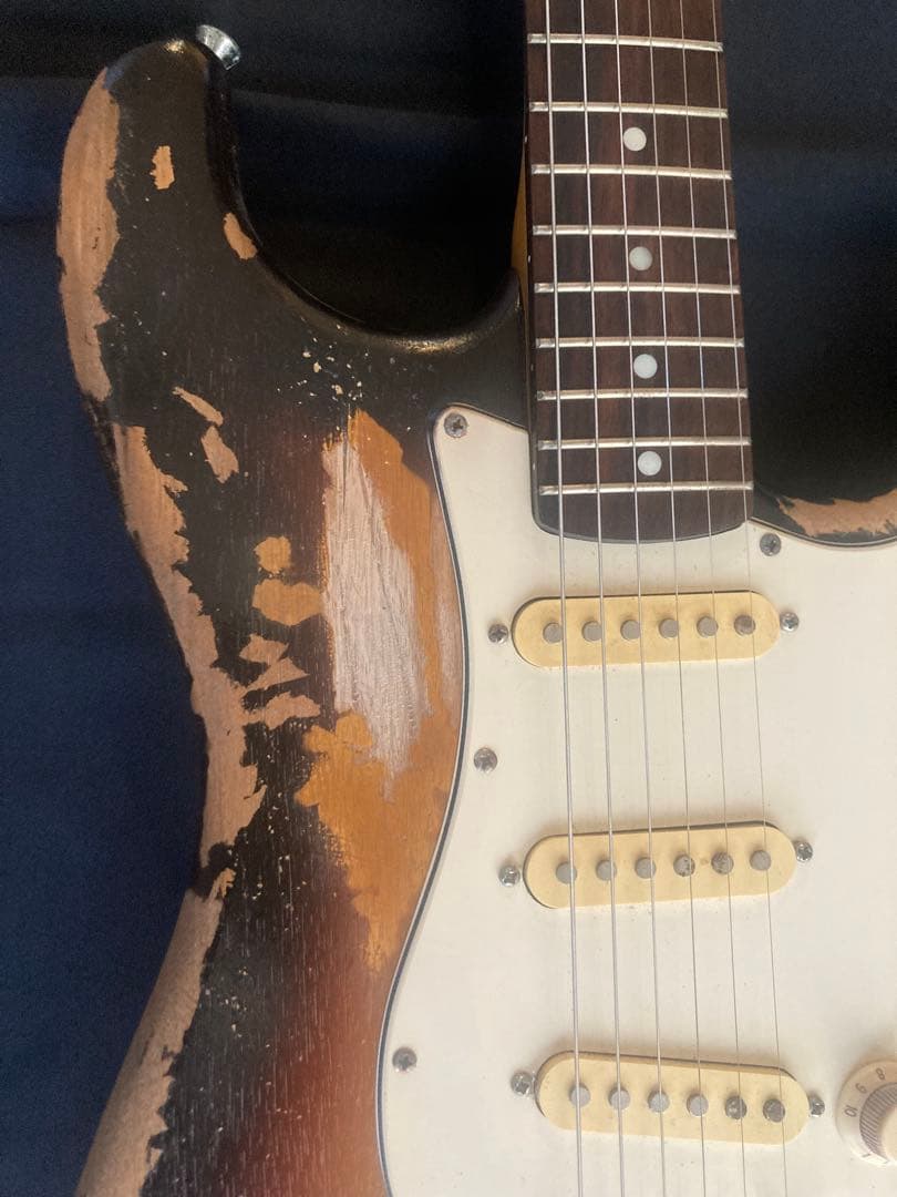 早い者勝ち　#13ストラトキャスタータイプ　ニトロセルロースラッカー塗装