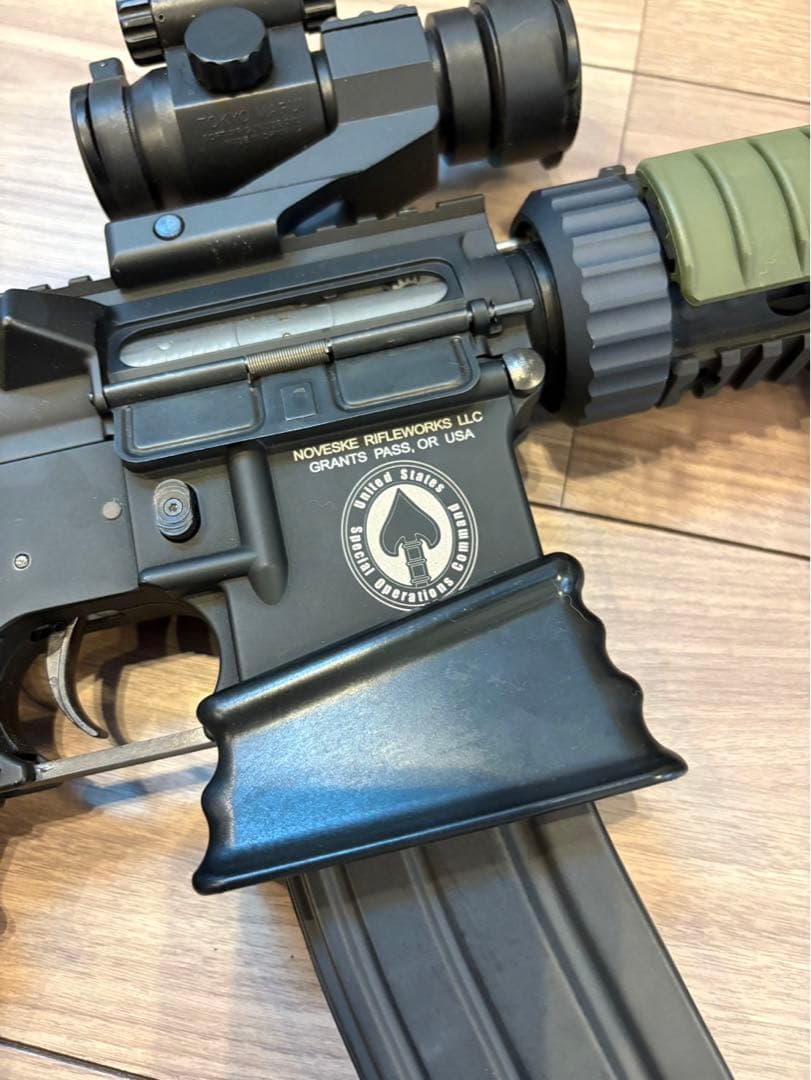 東京マルイ M4A1 電動ガン フルメタルカスタム品 東京マルイ M4A1 電動
