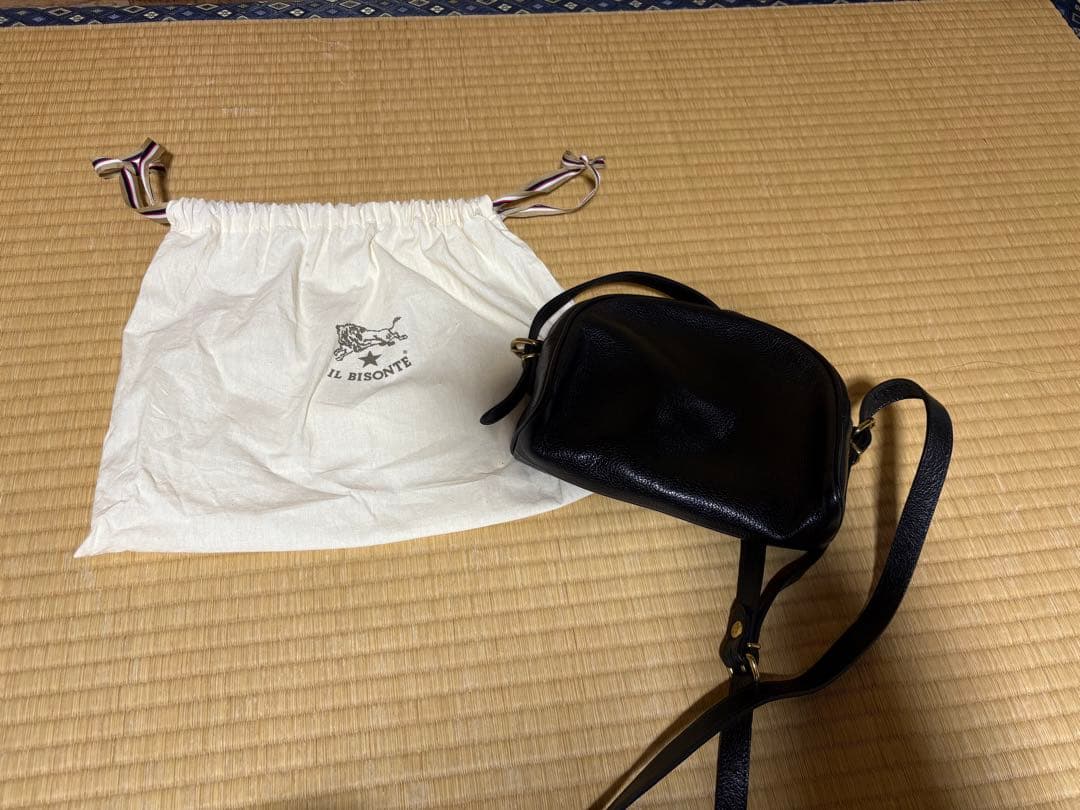ブラック 半月型ショルダーバッグ 保存袋付き　イルビゾンテ