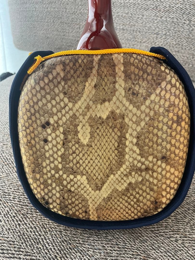 沖縄三線 本革強化張り 赤スンチー塗り