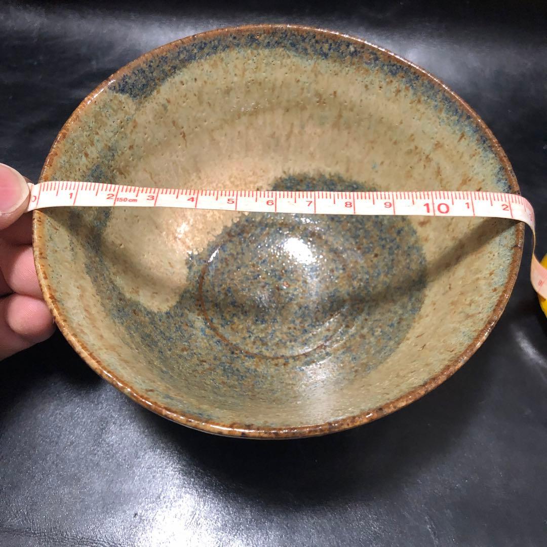 美しい古美術◼️蔵から美しいぐるりとうねりの見事な抹茶茶碗が