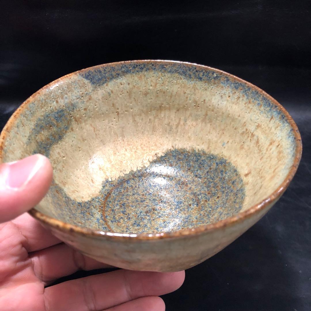 美しい古美術◼️蔵から美しいぐるりとうねりの見事な抹茶茶碗が