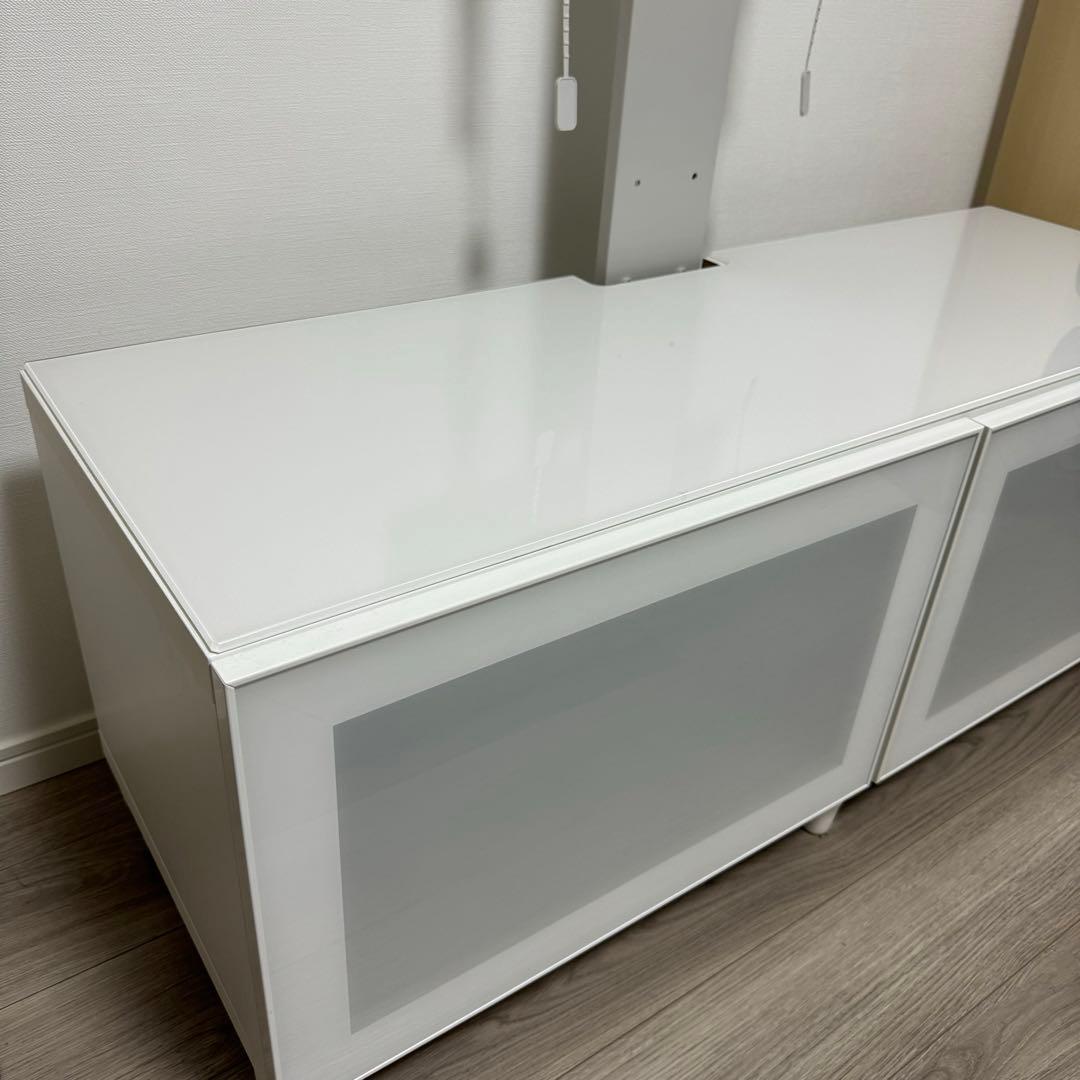 IKEA UPPLEVA 壁掛けテレビ風 ウップレーヴァ IKEA ベストー用