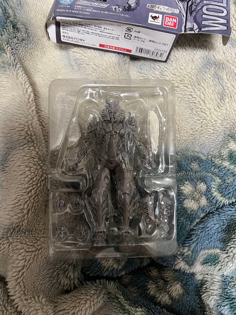 shフィギュアーツ仮面ライダー龍騎全ライダーミラーモンスターセットとオマケ2つ