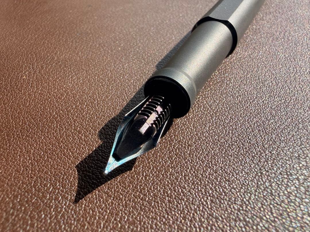 Stilform INK】チタン ブラック＋スタンド＋ケース＋ペントレイ