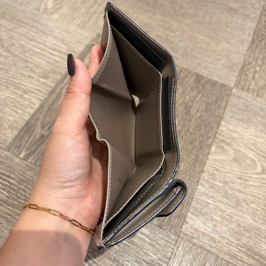 1/22まで限定価格　FENDI フェンディ　財布　マイクロ三つ折り財布