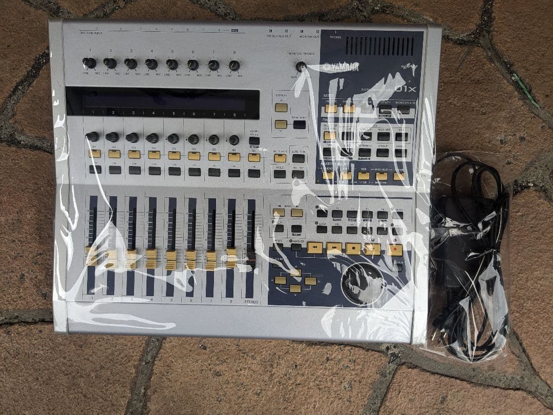 配信機器・PA機器・レコーディング機器 YAMAHA 01X Digital Mixing Studio