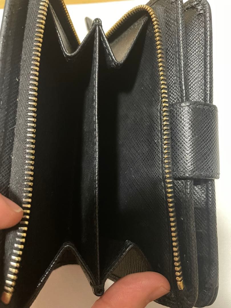 【aさま専用】PRADA 二つ折り財布 黒 レザー