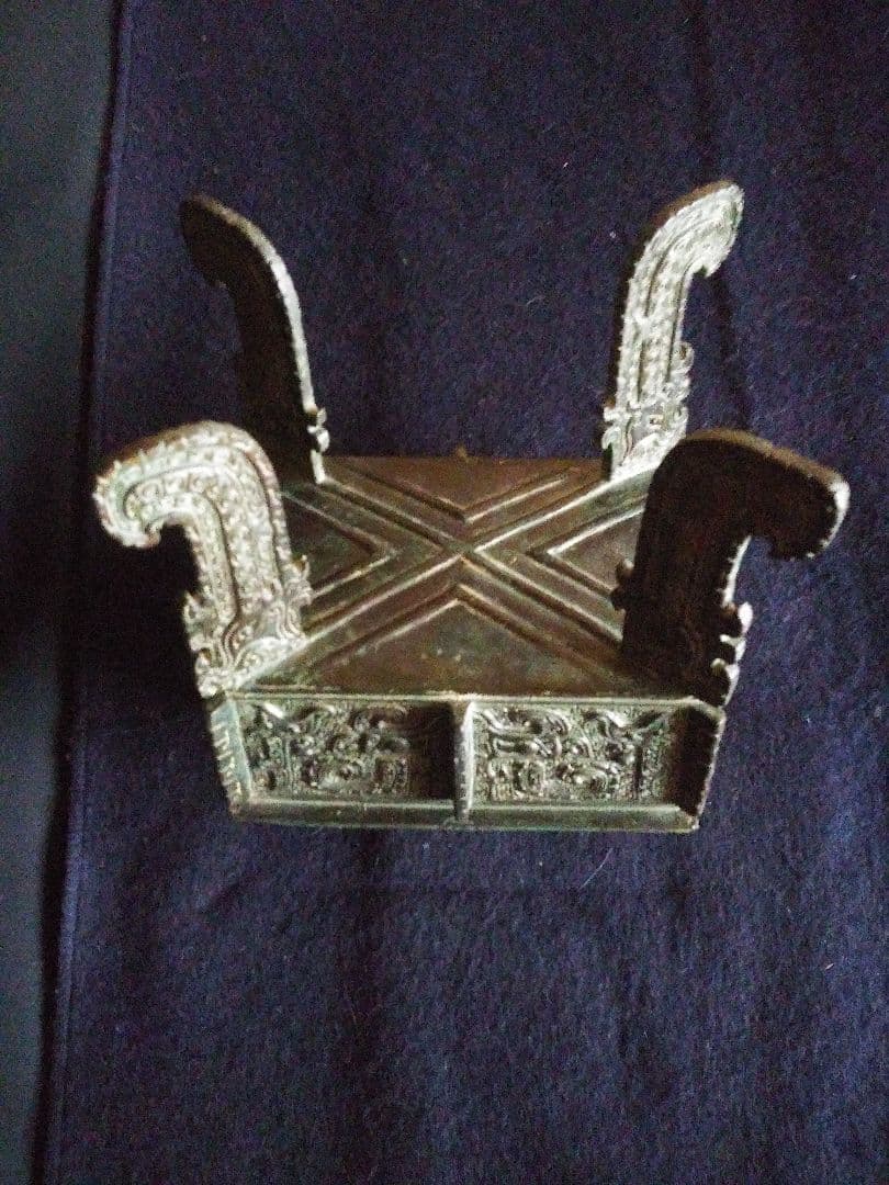 青銅器獣面文方鼎レプリカNO.182