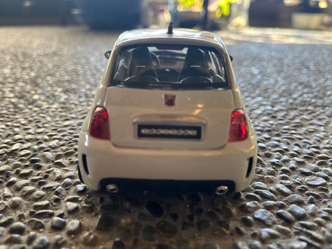 Bburago Abarth 500 ミニカー　1/24