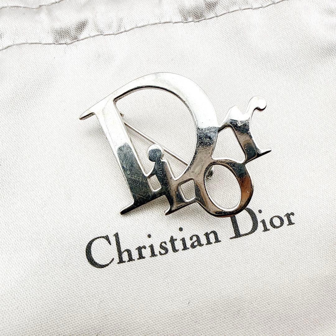 3006-11 人気✨Dior ブローチ CD ロゴ 希少 刻印 - メルカリ