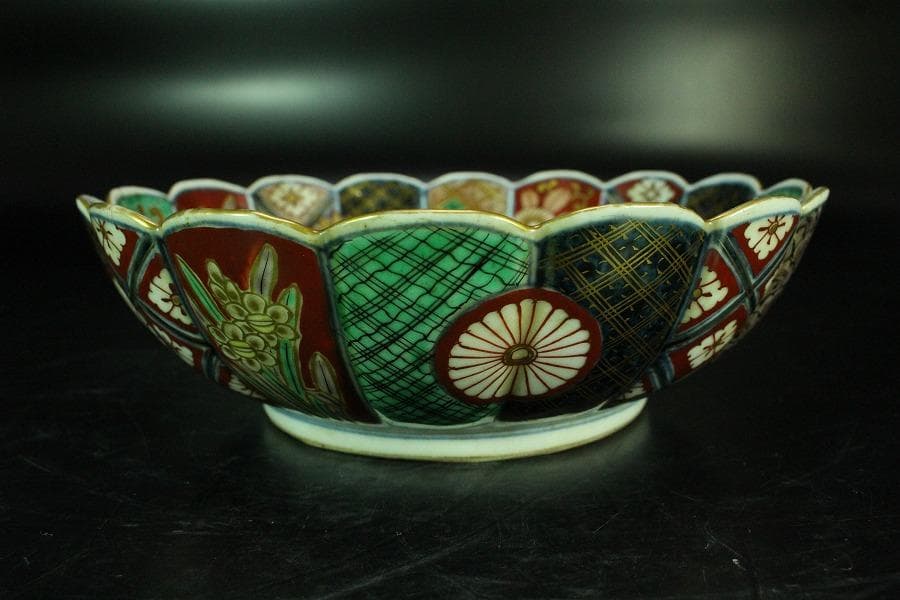 大聖寺 伊万里 菊碗 時代物(K-A867) 大聖寺 伊万里 菊碗 時代物(K-A867)