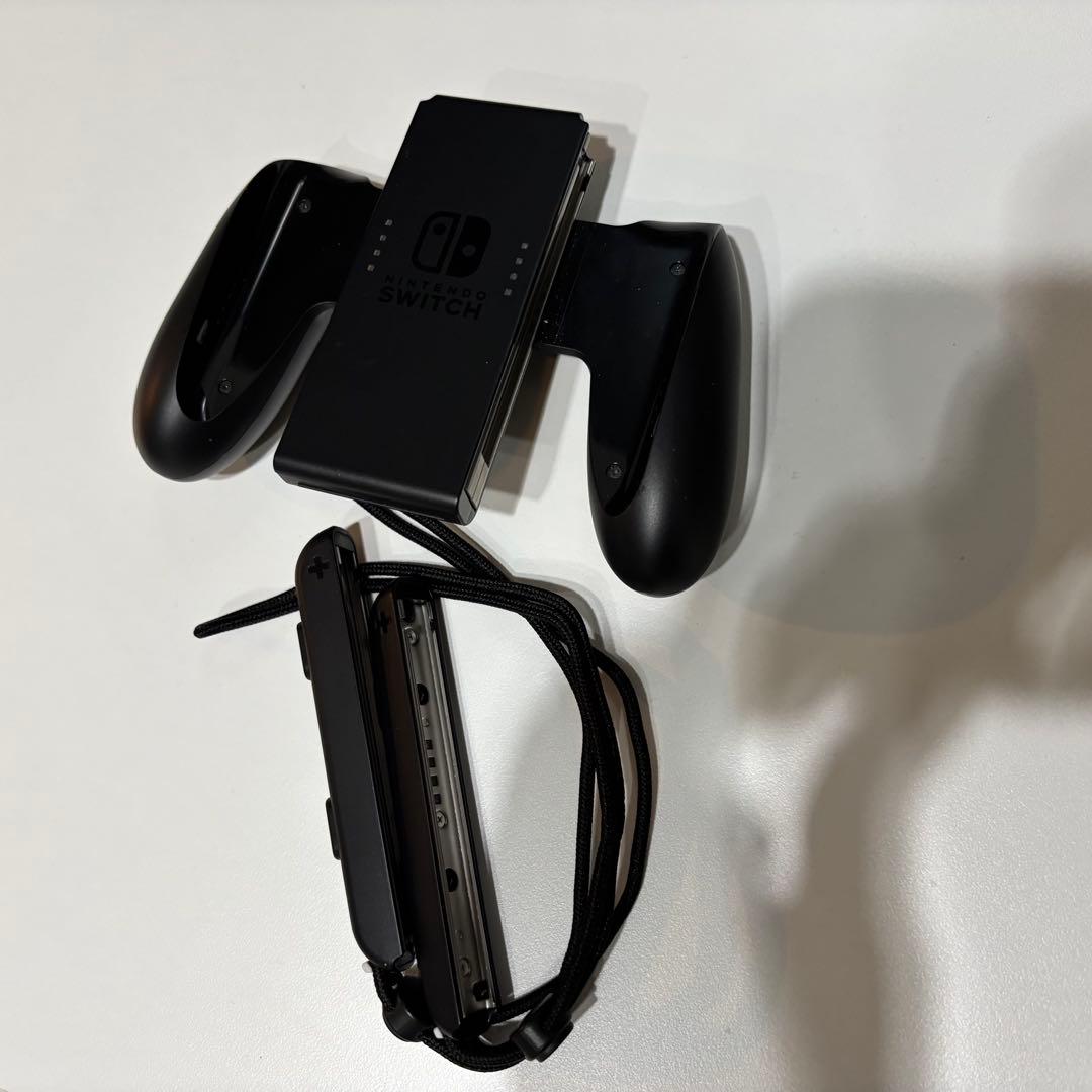 Nintendo Switch 本体 + 純正ケース